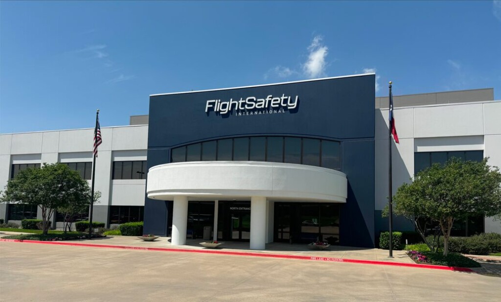 Best Country for Pilot Training for International Students: Flight Safety Academy — United States